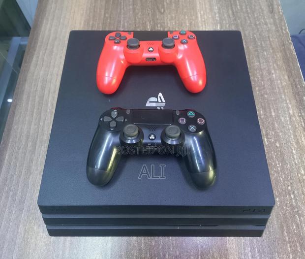 Ps4 Pro With 2 Controllers Plus Free Game - main view