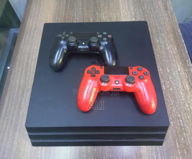 Ps4 Pro With 2 Controllers Plus Free Game - thumbnail 2