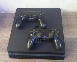 Ps4 Slim With 2 Original Controllers Plus Free Game - thumbnail 2