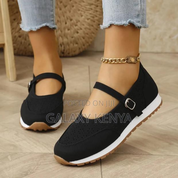 Breathable Ladies Shoe - thumbnail 4