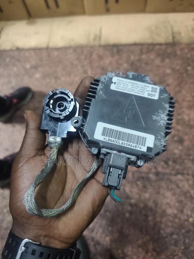 Suzuki Swift Headlight Computer (Xenon Computer) - main view