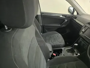 Volkswagen Tiguan 2019 Silver