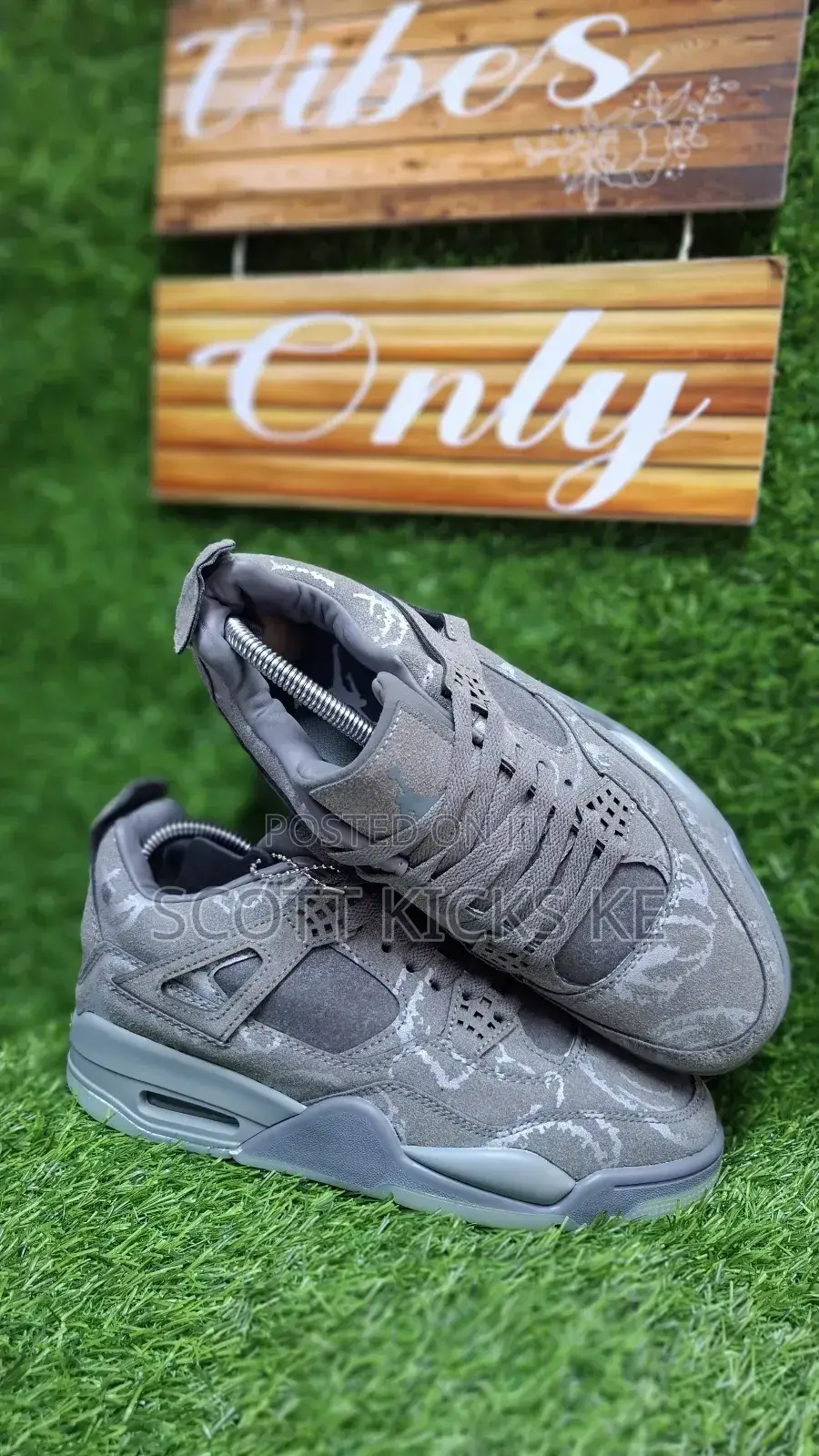 Air Jordan 4 Kaws Glow in the Dark