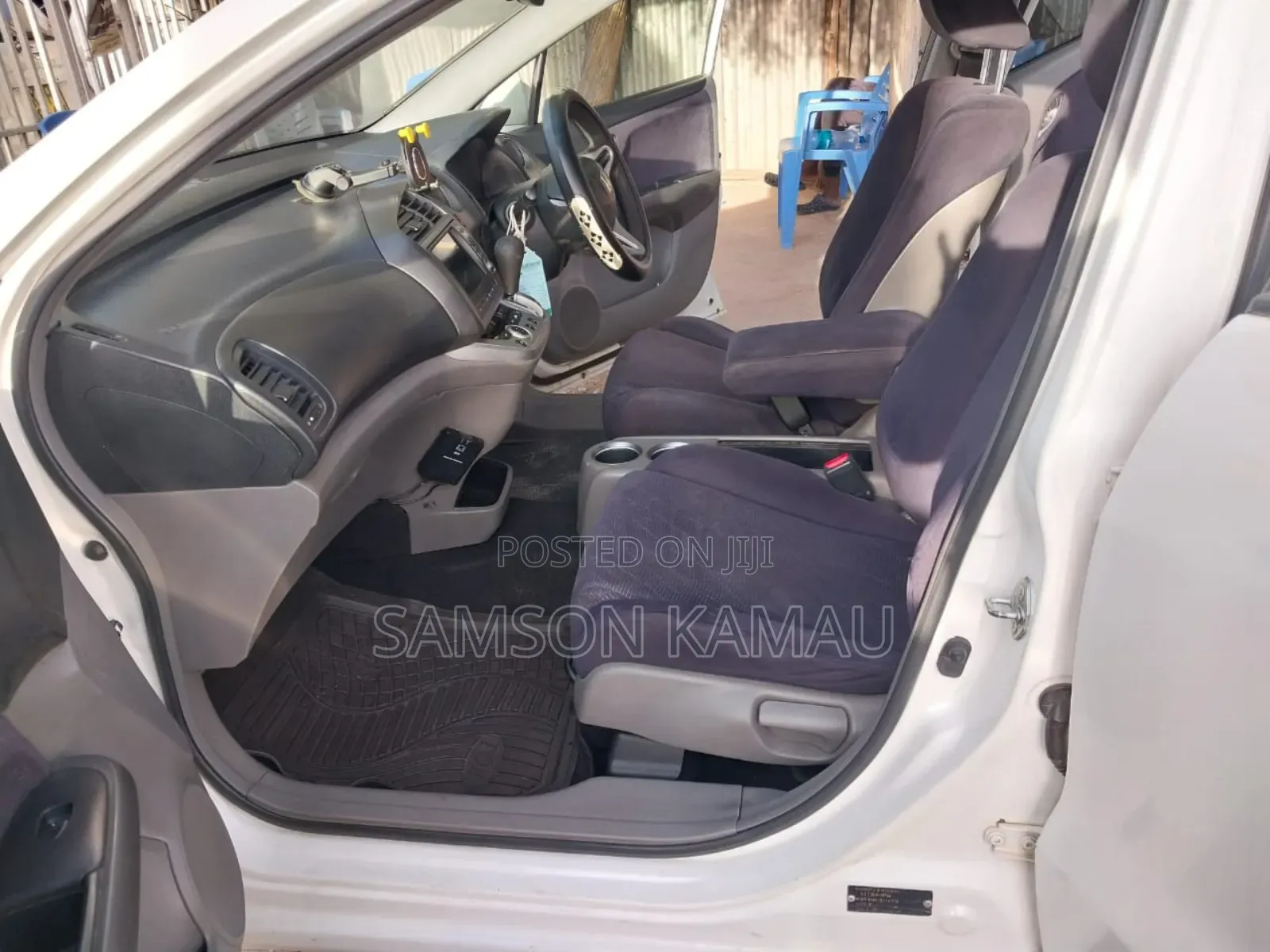 Honda Stream 2010 Silver