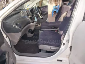 Honda Stream 2010 Silver
