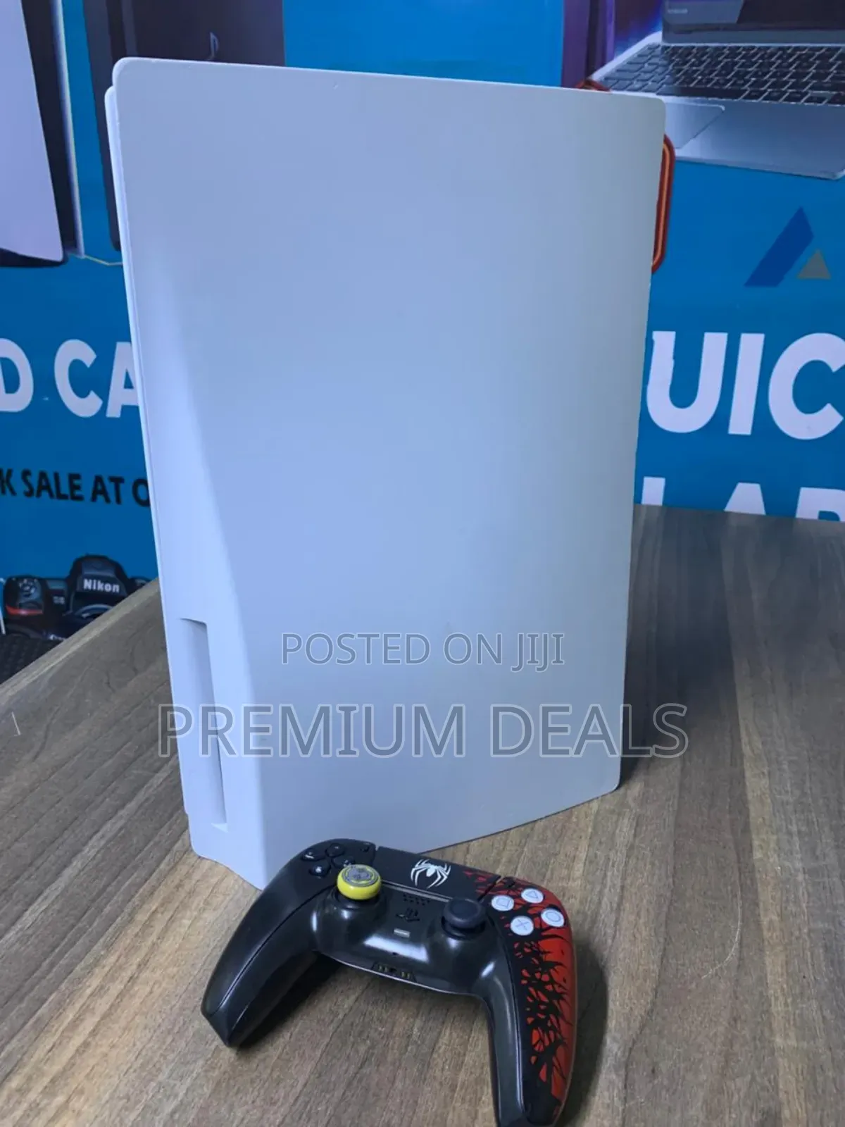 Ps5 Concrete With One Controller.
