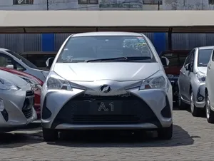 Toyota Vitz 1.0 FWD 5dr 2018 Silver