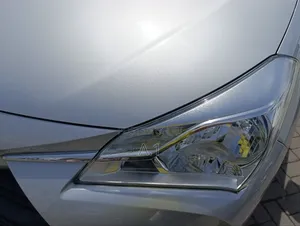 Toyota Vitz 1.0 FWD 5dr 2019 Silver