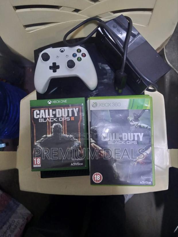 Xbox One With Games and One Controller. - thumbnail 3
