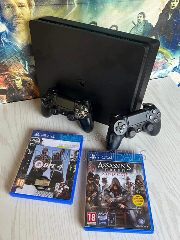 Ps4 Slim Two Games With Two Pads.