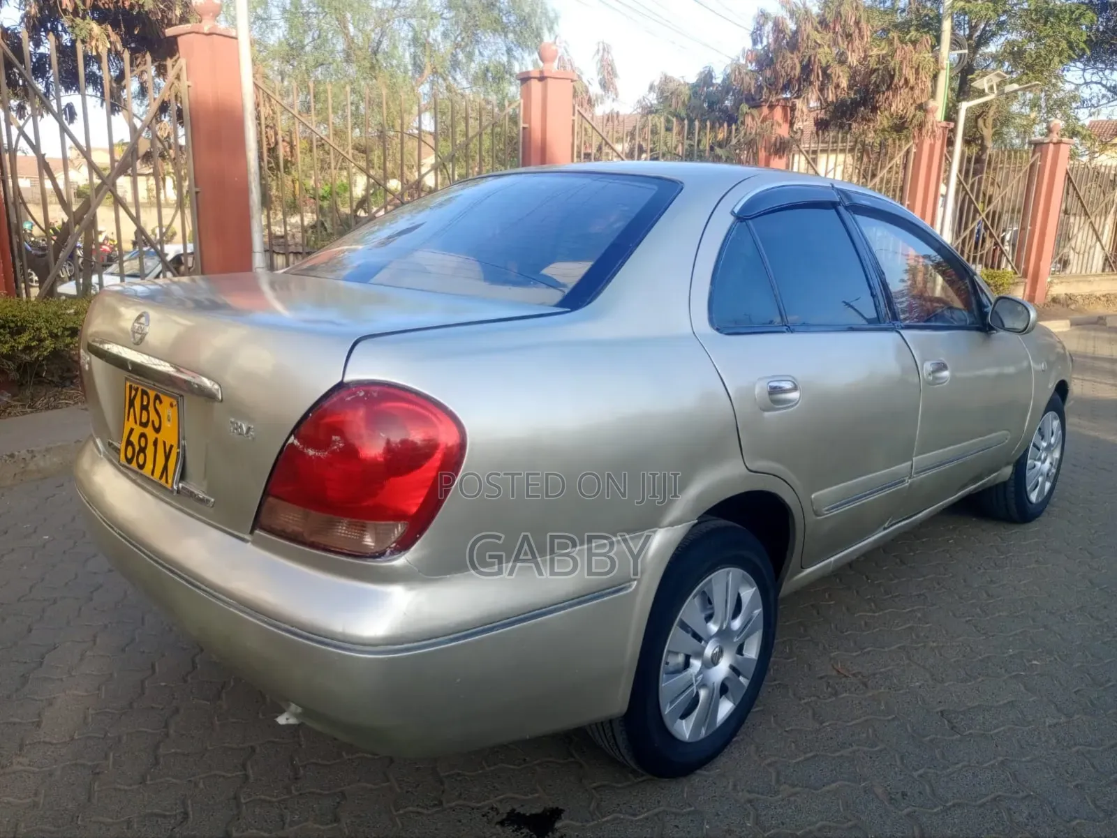 Nissan Bluebird 2005 Gold