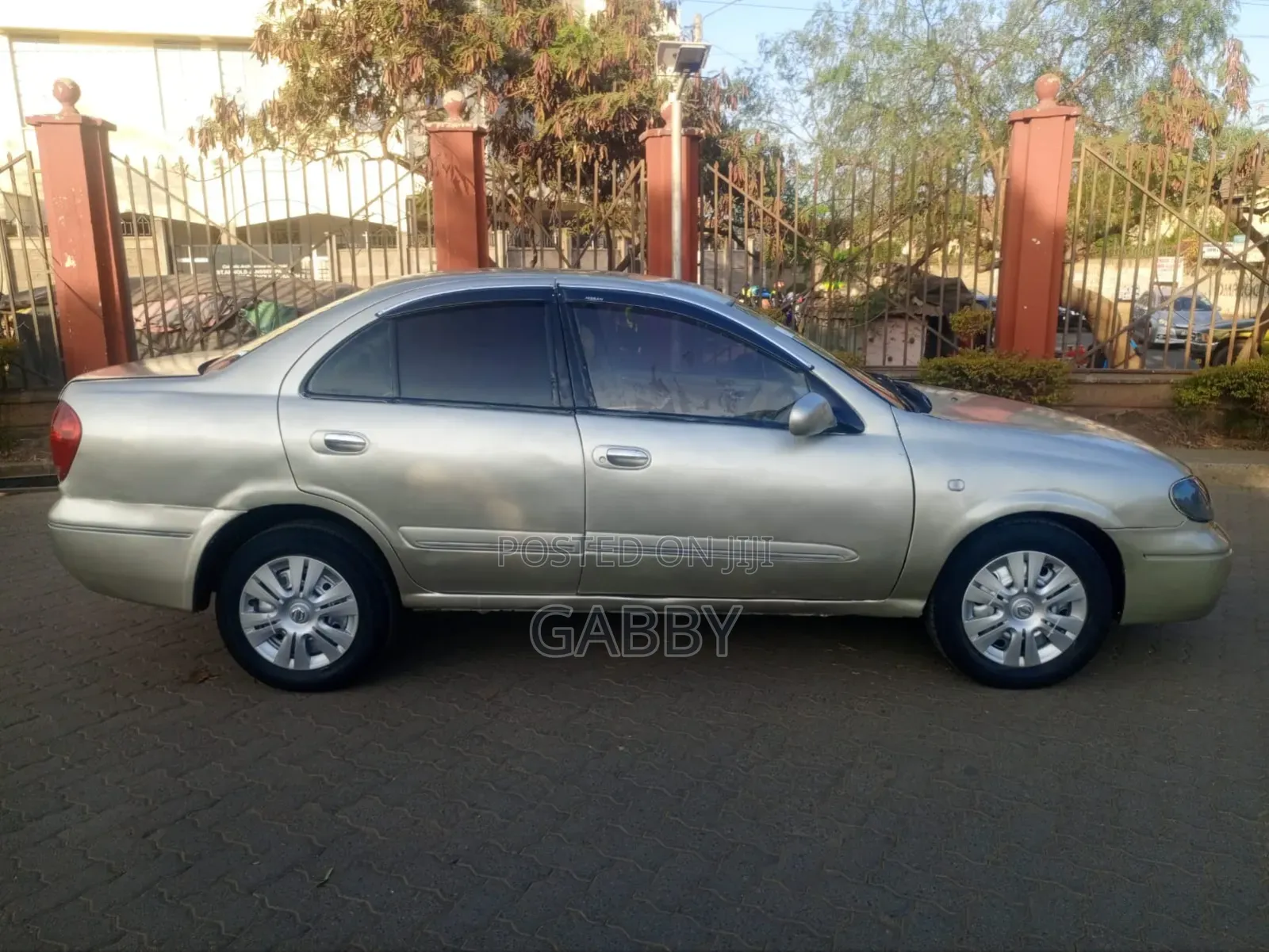 Nissan Bluebird 2005 Gold