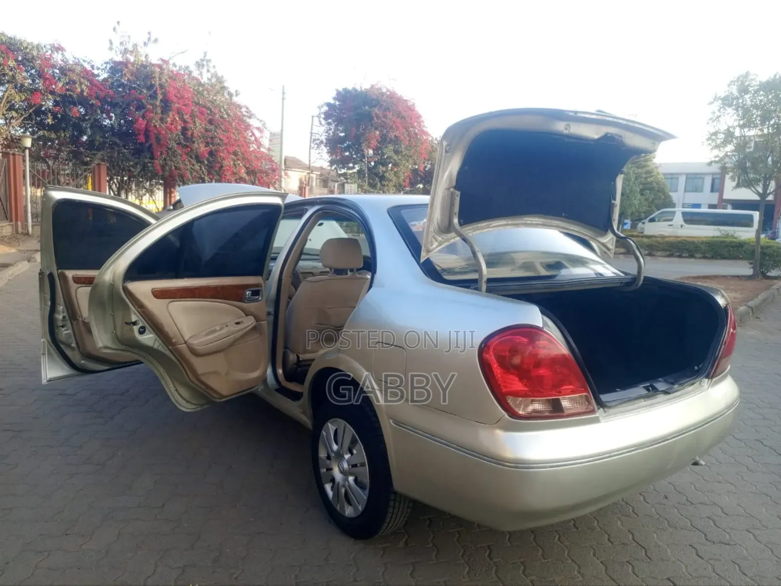 Nissan Bluebird 2005 Gold
