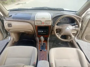 Nissan Bluebird 2005 Gold