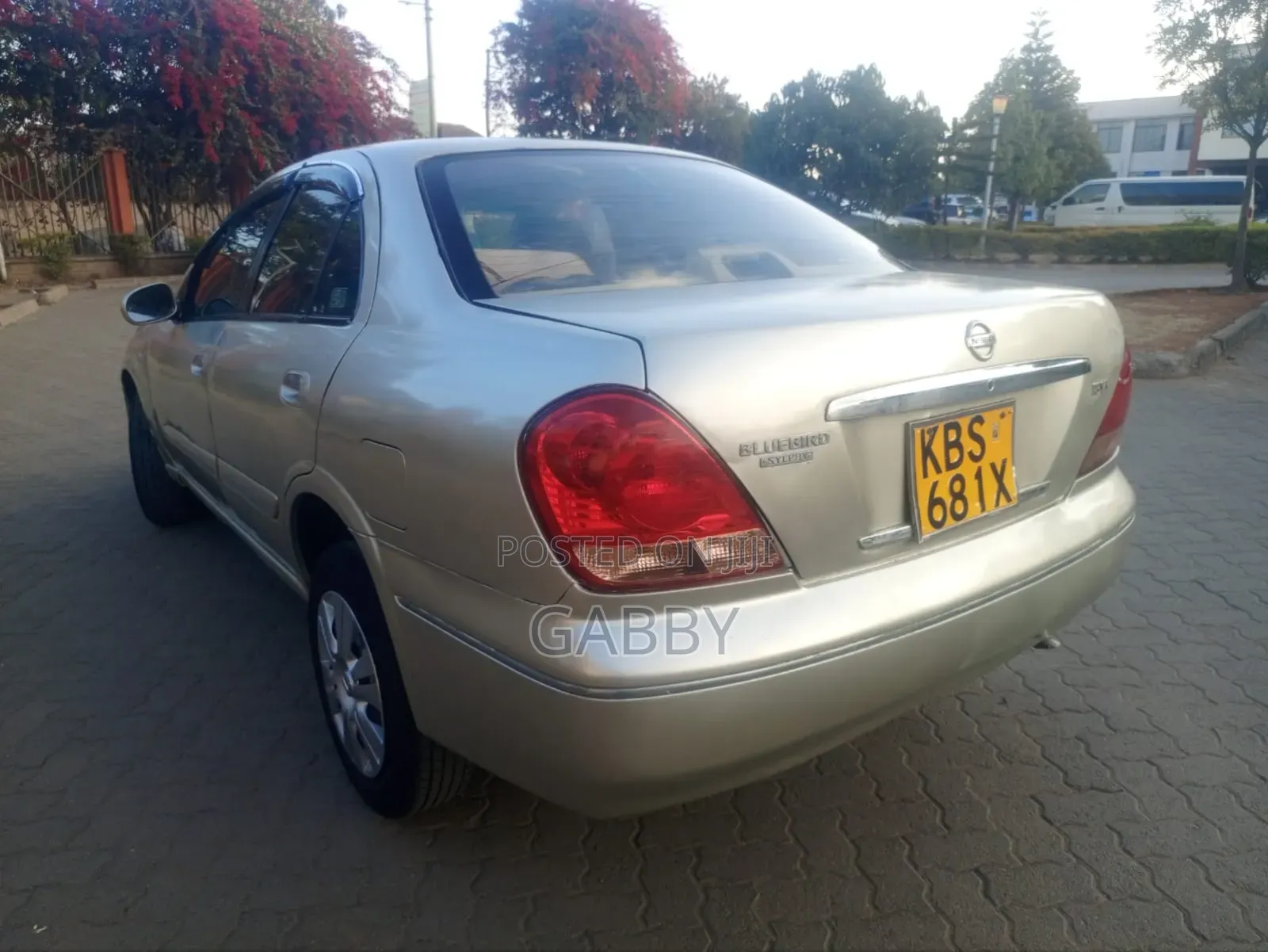 Nissan Bluebird 2005 Gold