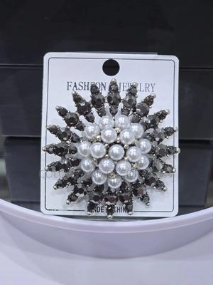 Luxe Pearl Bloom Pin - thumbnail 2