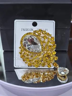 Golden Aura Fashion Brooch