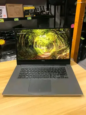 Laptop Dell Inspiron 15 7573 8GB Intel Core i7 HDD+SSD 500GB