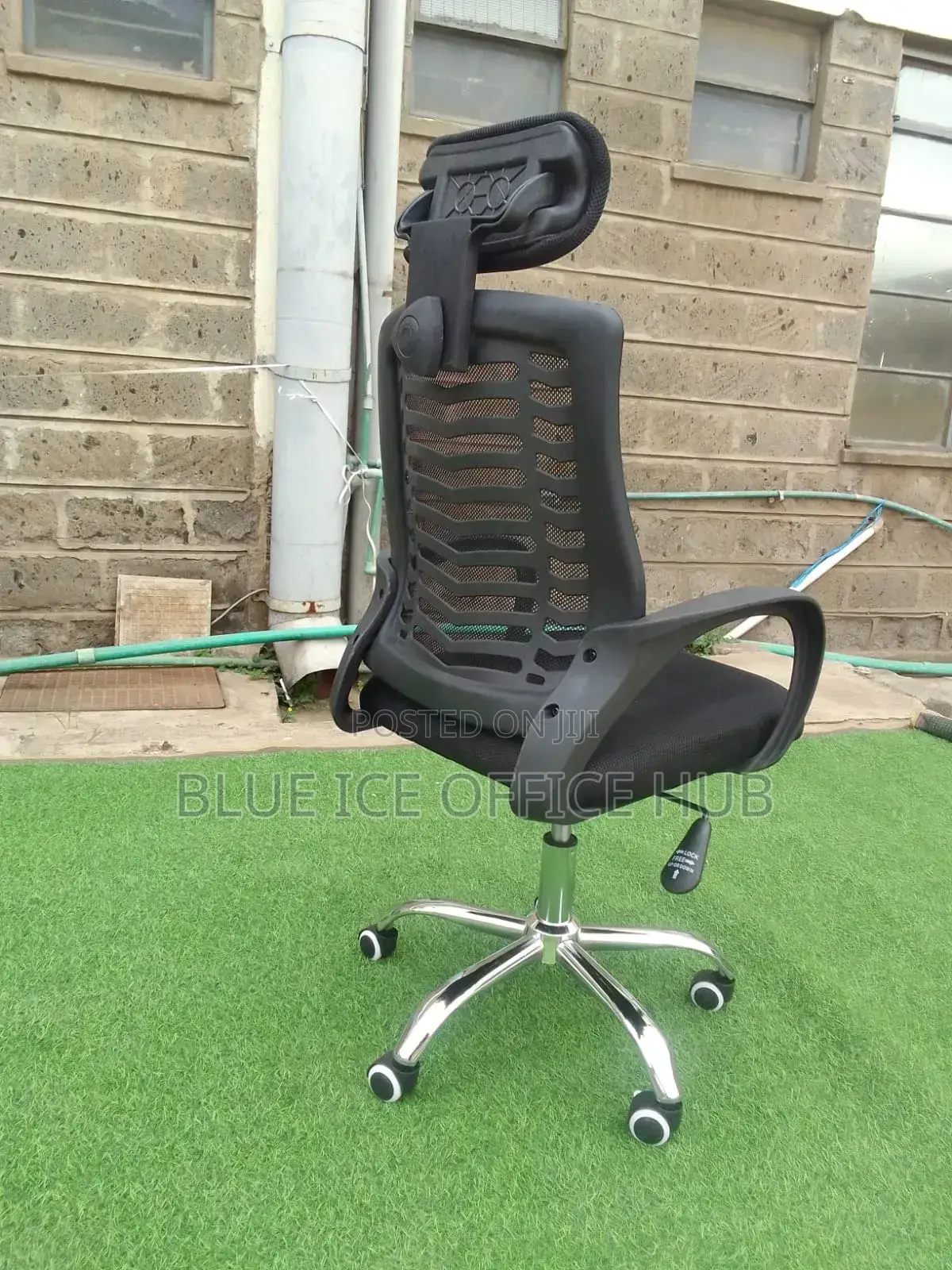 Black Adjustable Headrest Chair