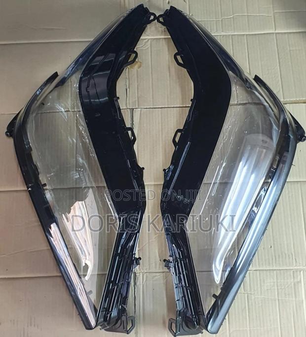 Lexus 570 Headlight Lense - main view