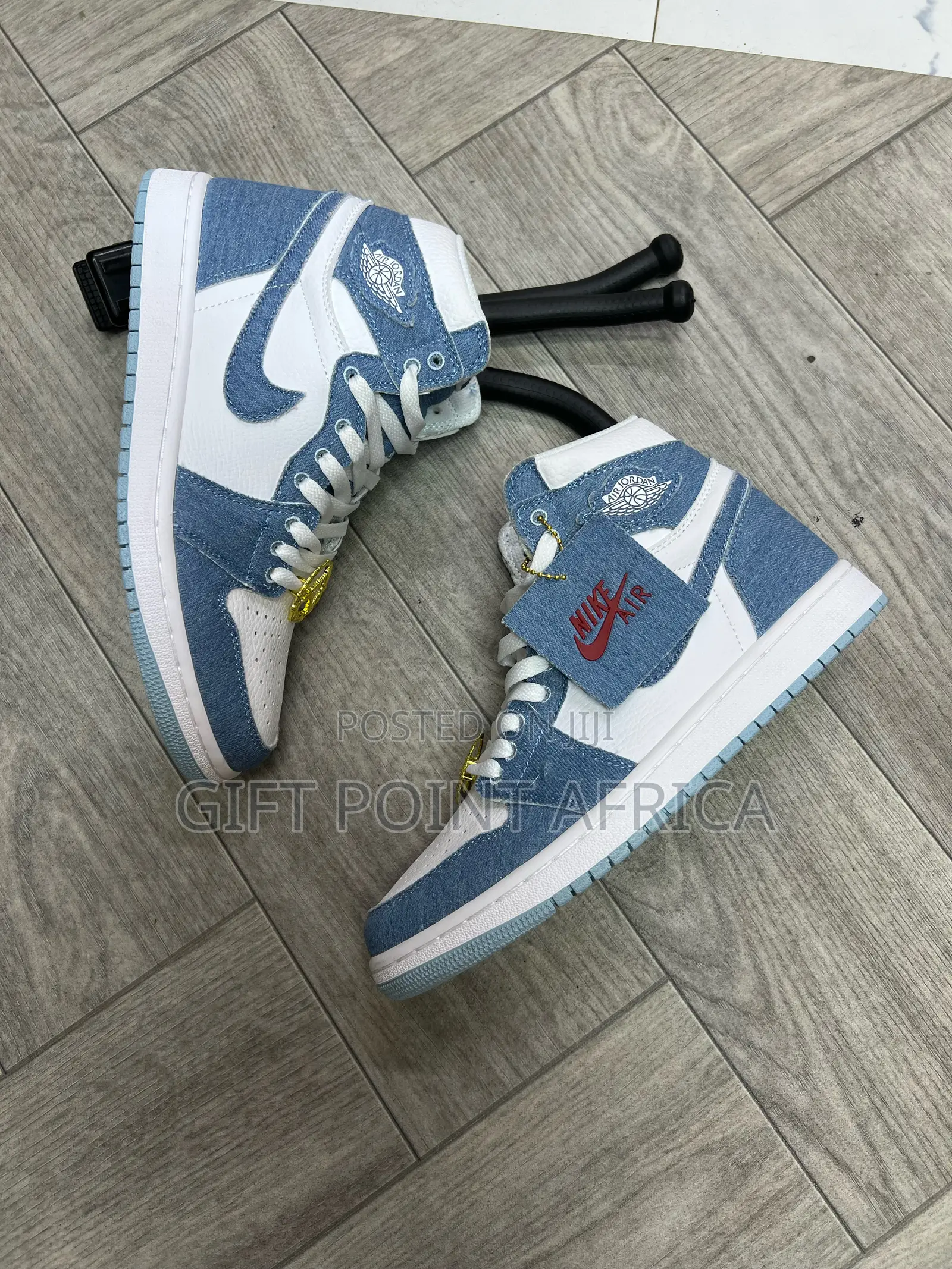 Nike Air Jordan 1 Retro High Og 'denim  Sneaker.