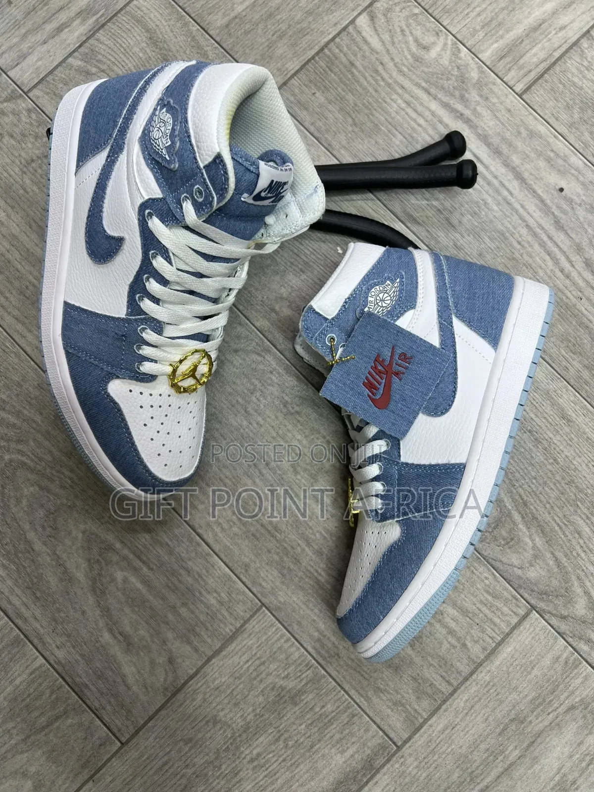 Nike Air Jordan 1 Retro High Og 'denim  Sneaker.