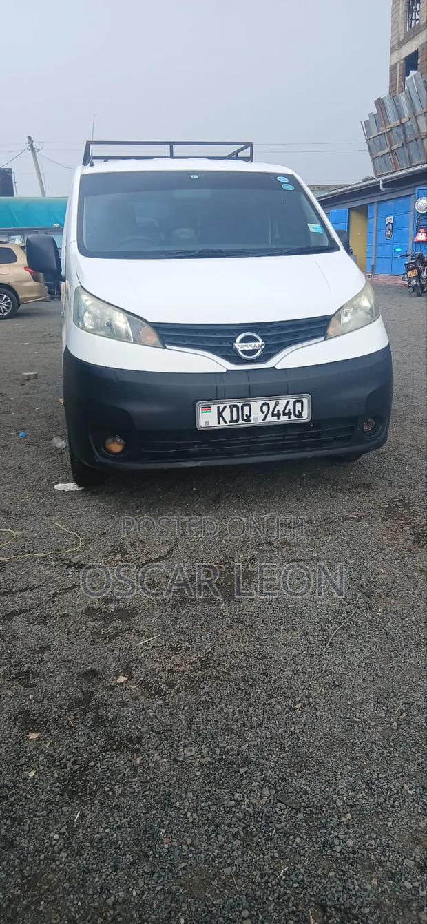 Nissan NV200 2016 White - main view
