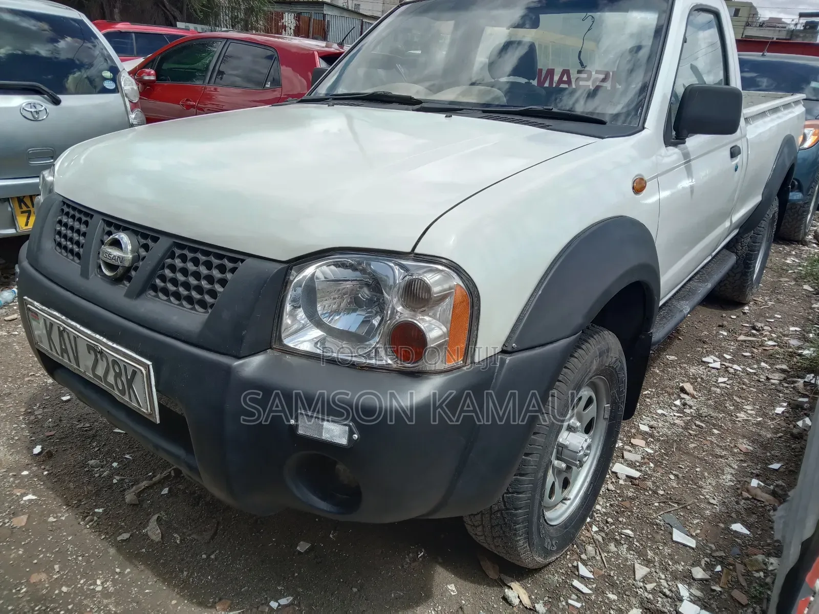 Nissan Hardbody 2008 White