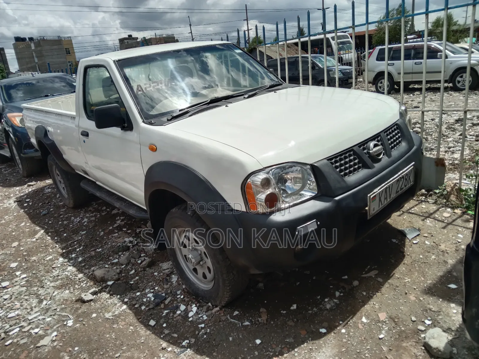 Nissan Hardbody 2008 White