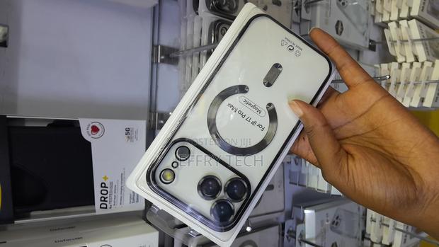 Misea Magnetic iPhone 17 Pro Max Plated Clear Case - main view