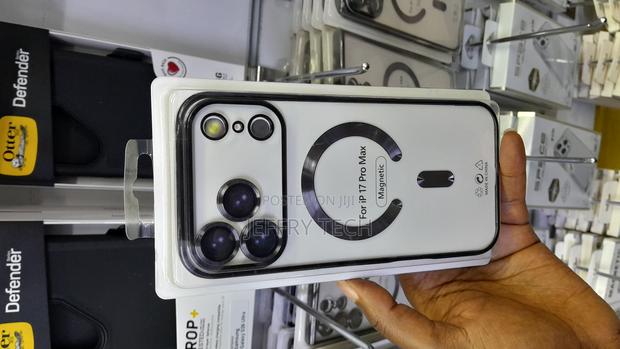 Misea Magnetic iPhone 17 Pro Max Plated Clear Case - thumbnail 3