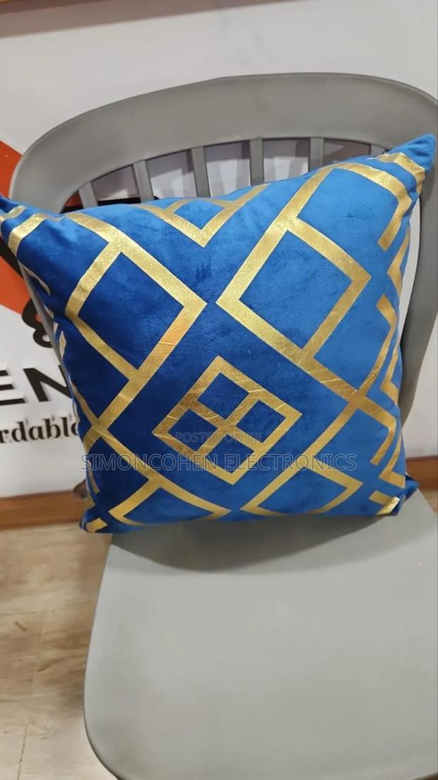 Smooth Throw Pillow Covers - thumbnail 5