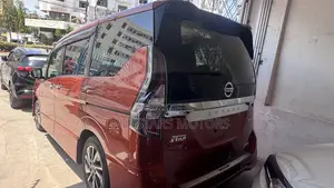 Nissan Serena 2019 Orange