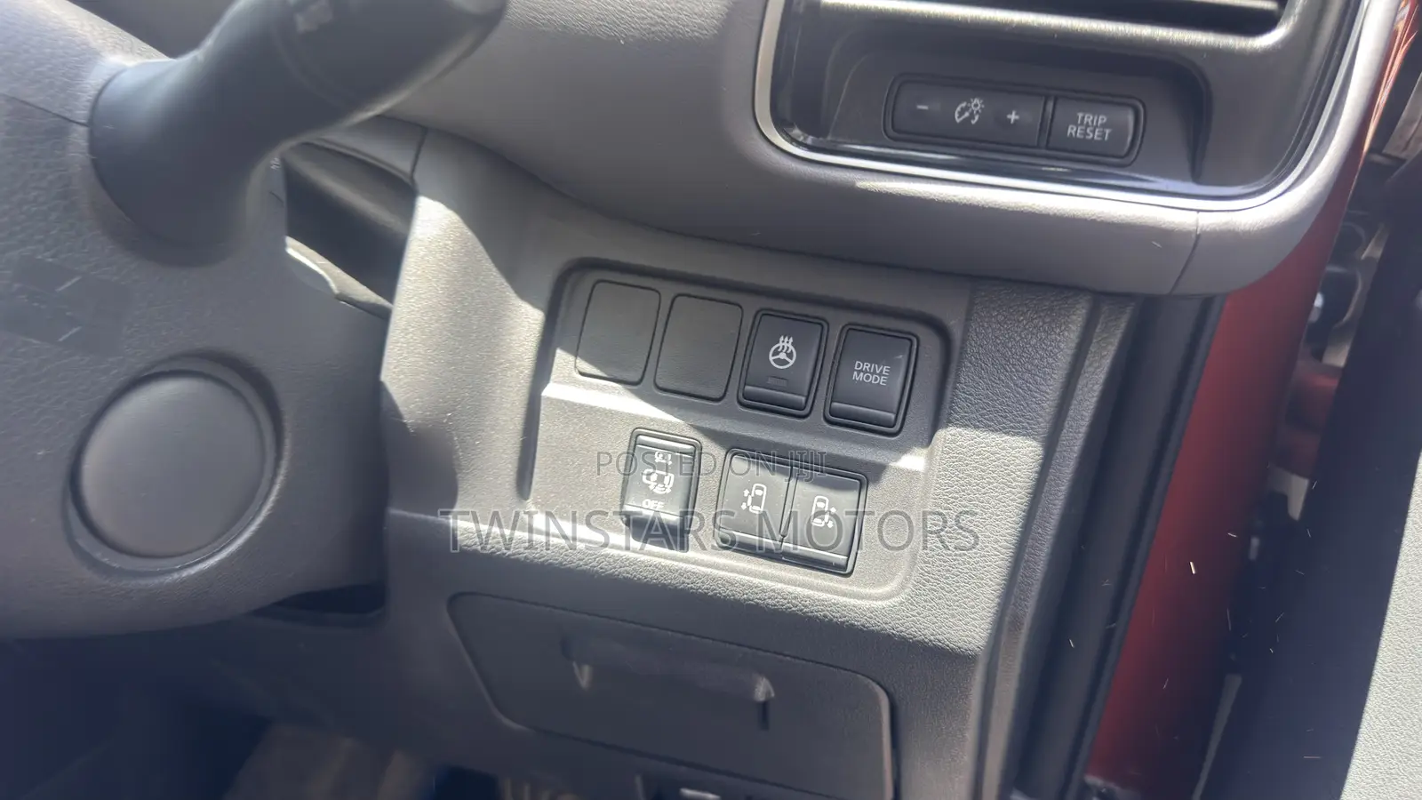 Nissan Serena 2019 Orange