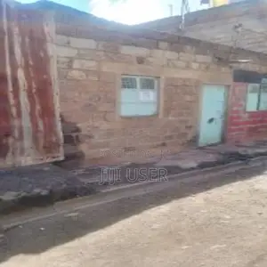 6bdrm Block of Flats in Kayole for sale
