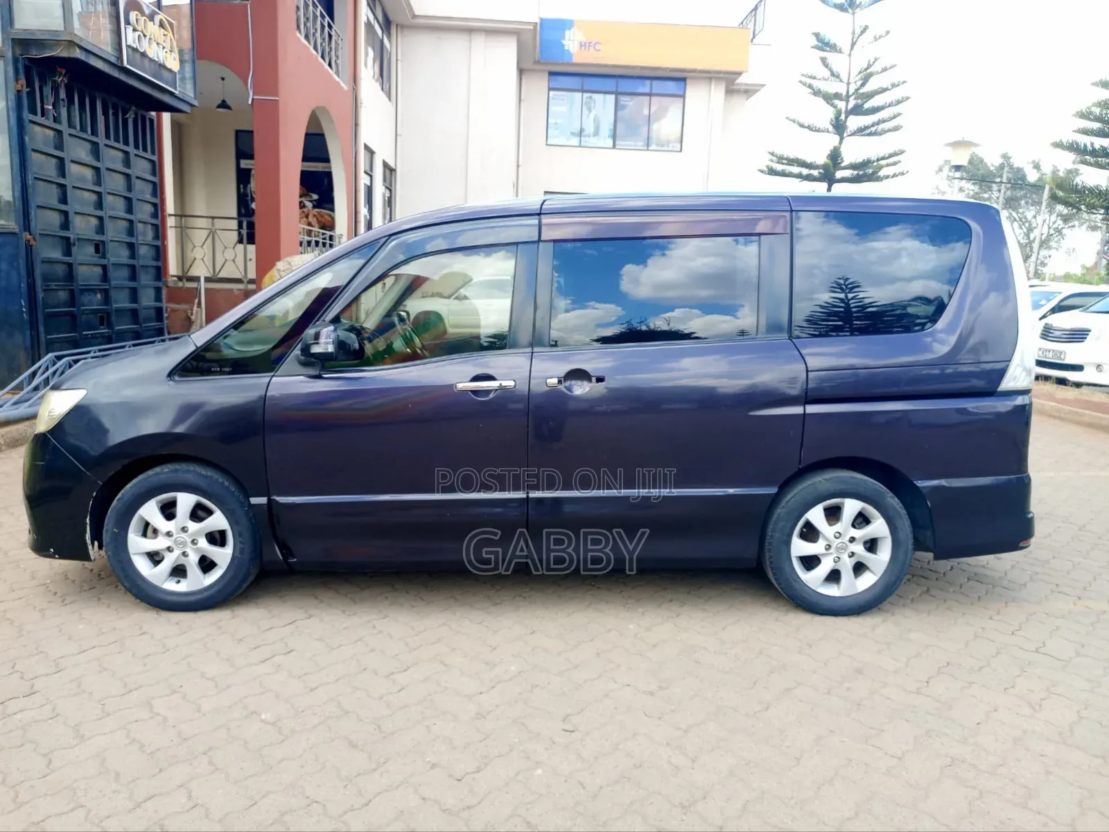 Nissan Serena 2011 Purple