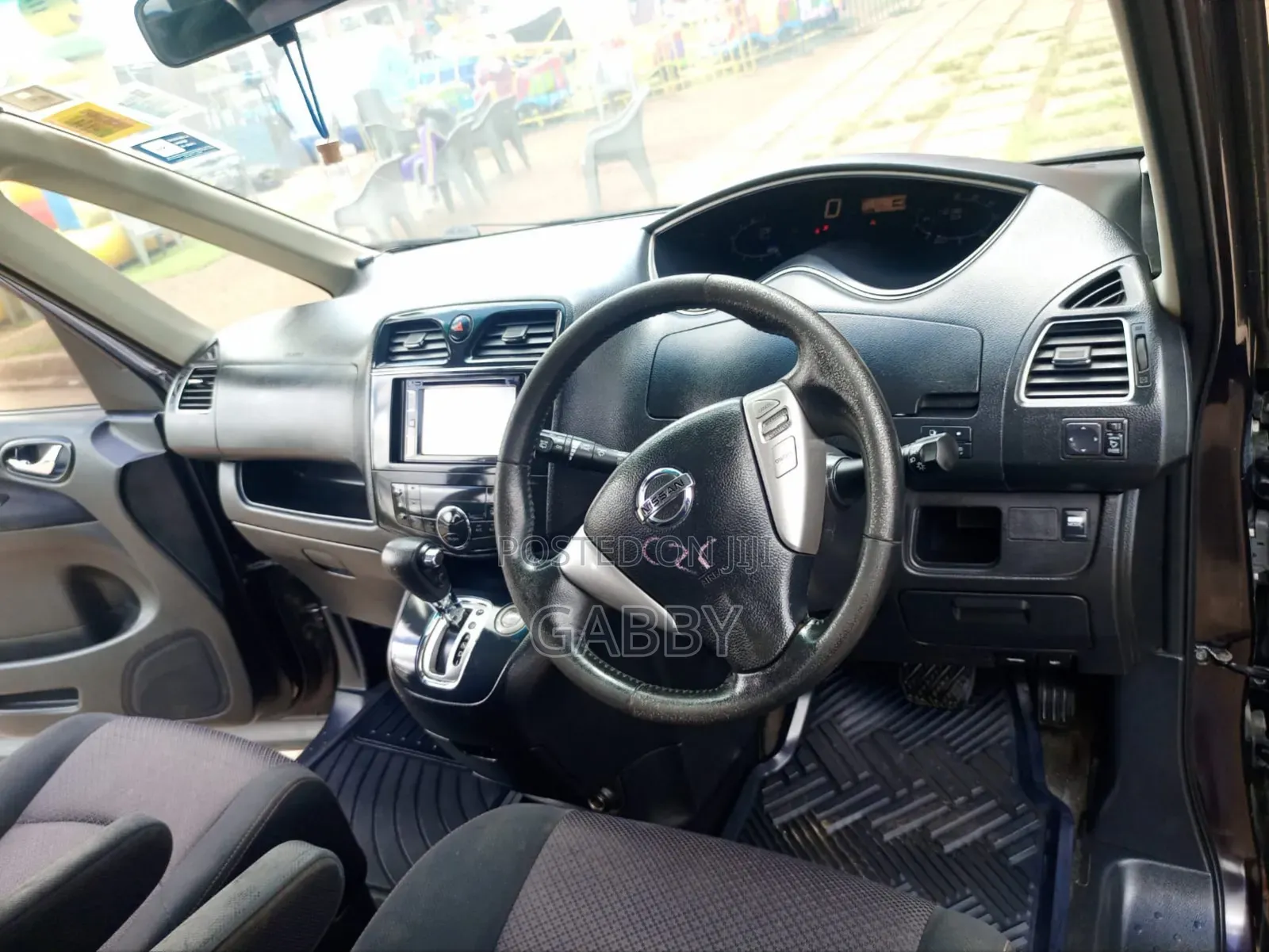 Nissan Serena 2011 Purple
