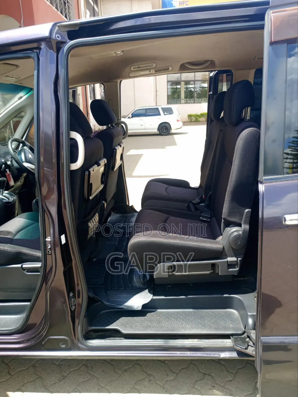 Nissan Serena 2011 Purple