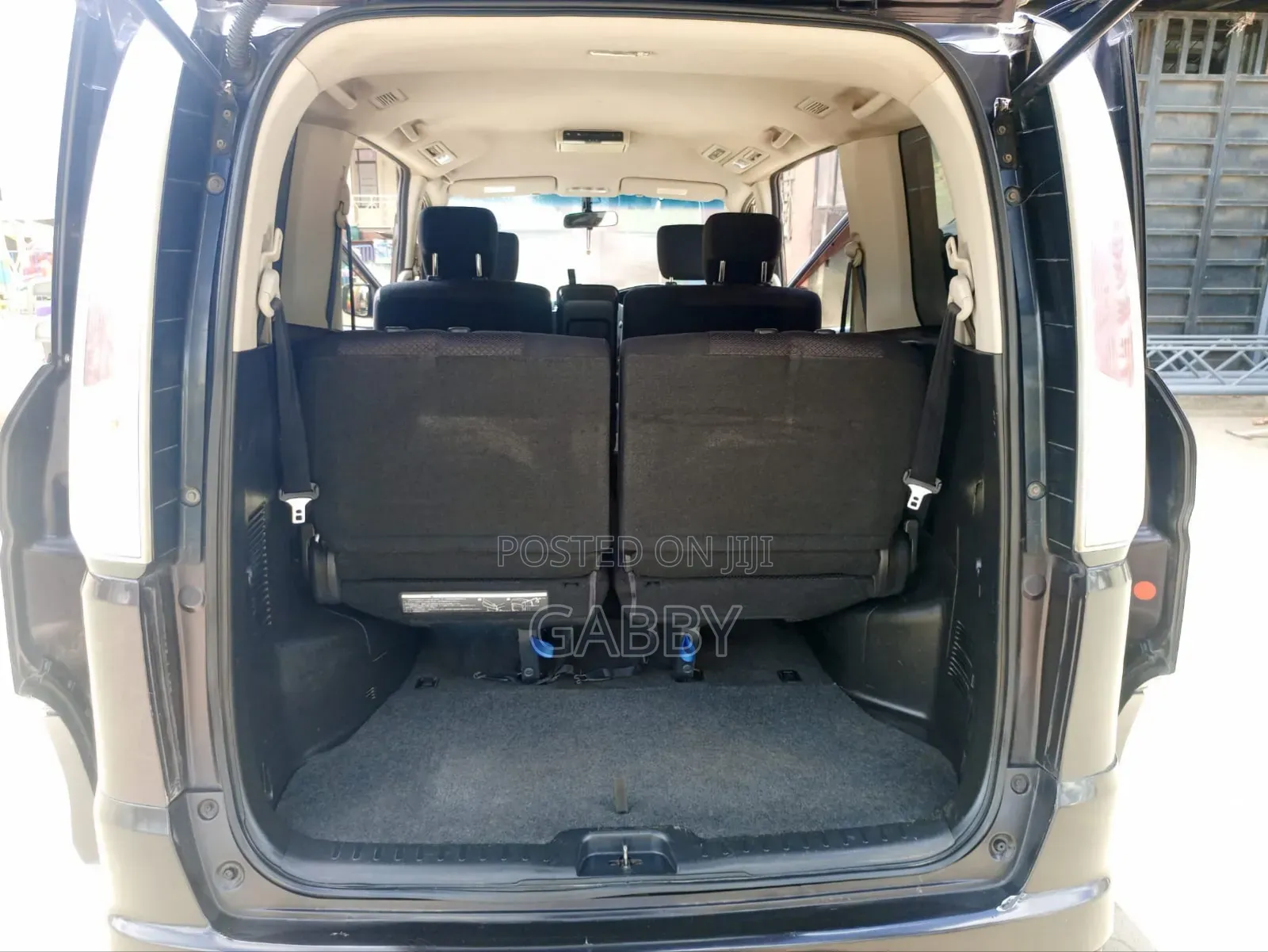 Nissan Serena 2011 Purple