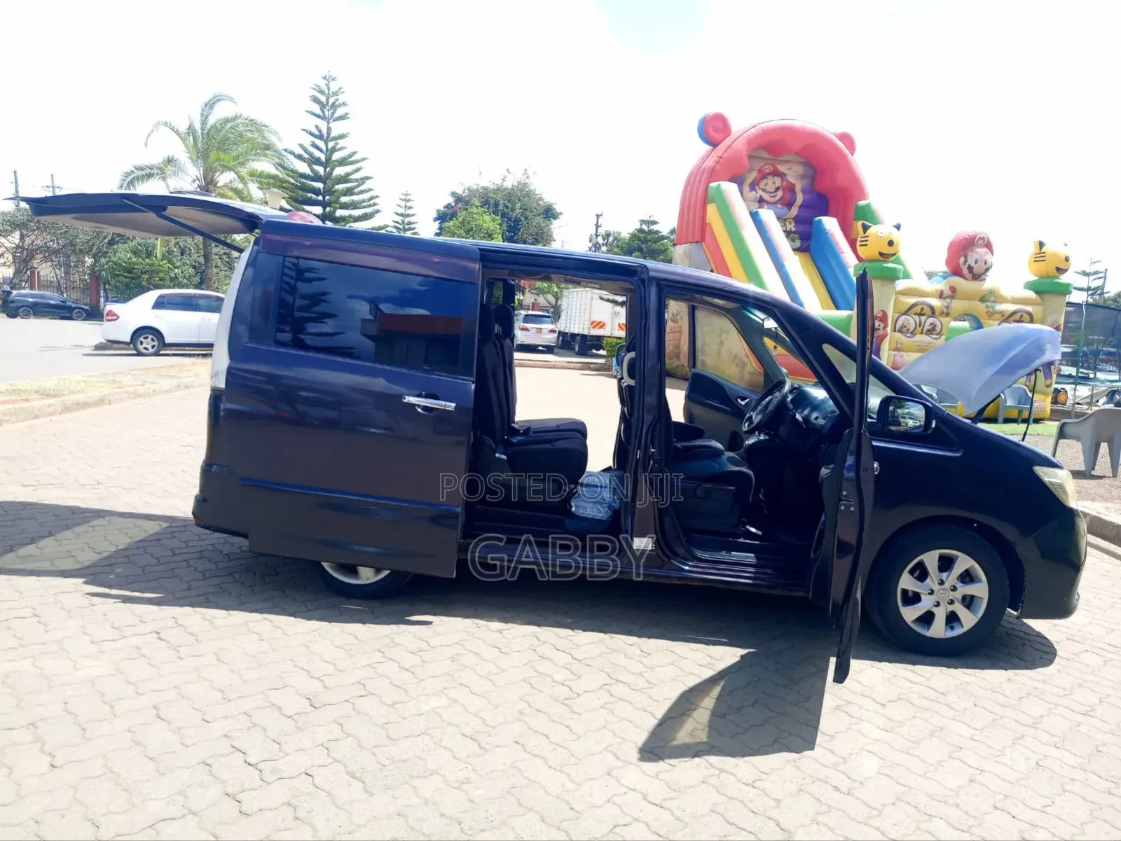 Nissan Serena 2011 Purple