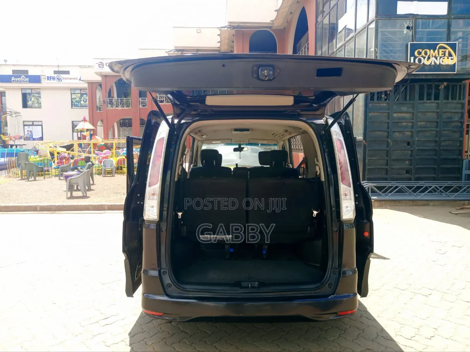 Nissan Serena 2011 Purple