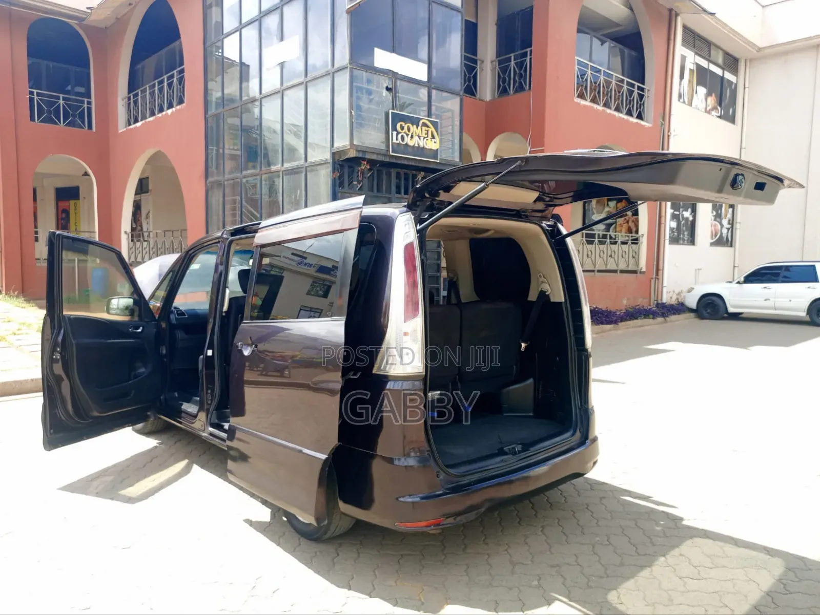 Nissan Serena 2011 Purple