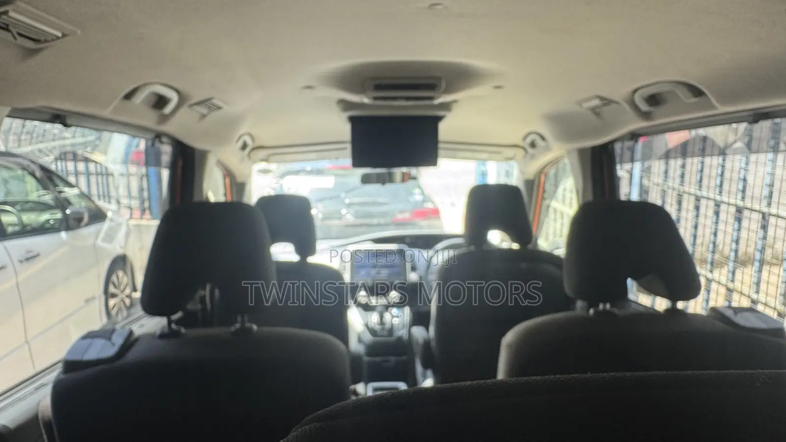 Nissan Serena 2019 Orange