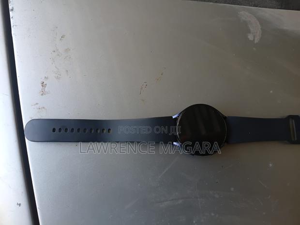 Smart Watch - thumbnail 2