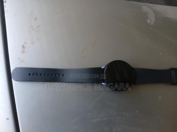 Smart Watch - thumbnail 3