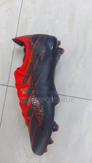 The Puma Ultra 5 Carbon Fg Football Boot