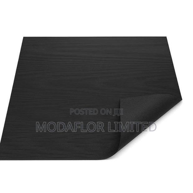 Ribbed Rubber Mat for Heavy Use - main view
