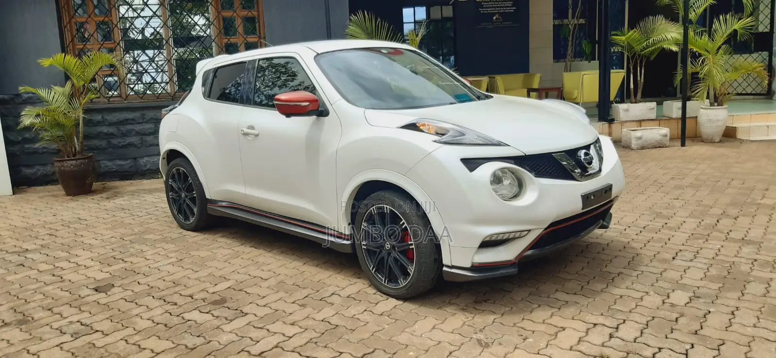 Nissan Juke NISMO RS 4dr Hatchback (1.6L 4cyl Turbo 6M) 2015 White