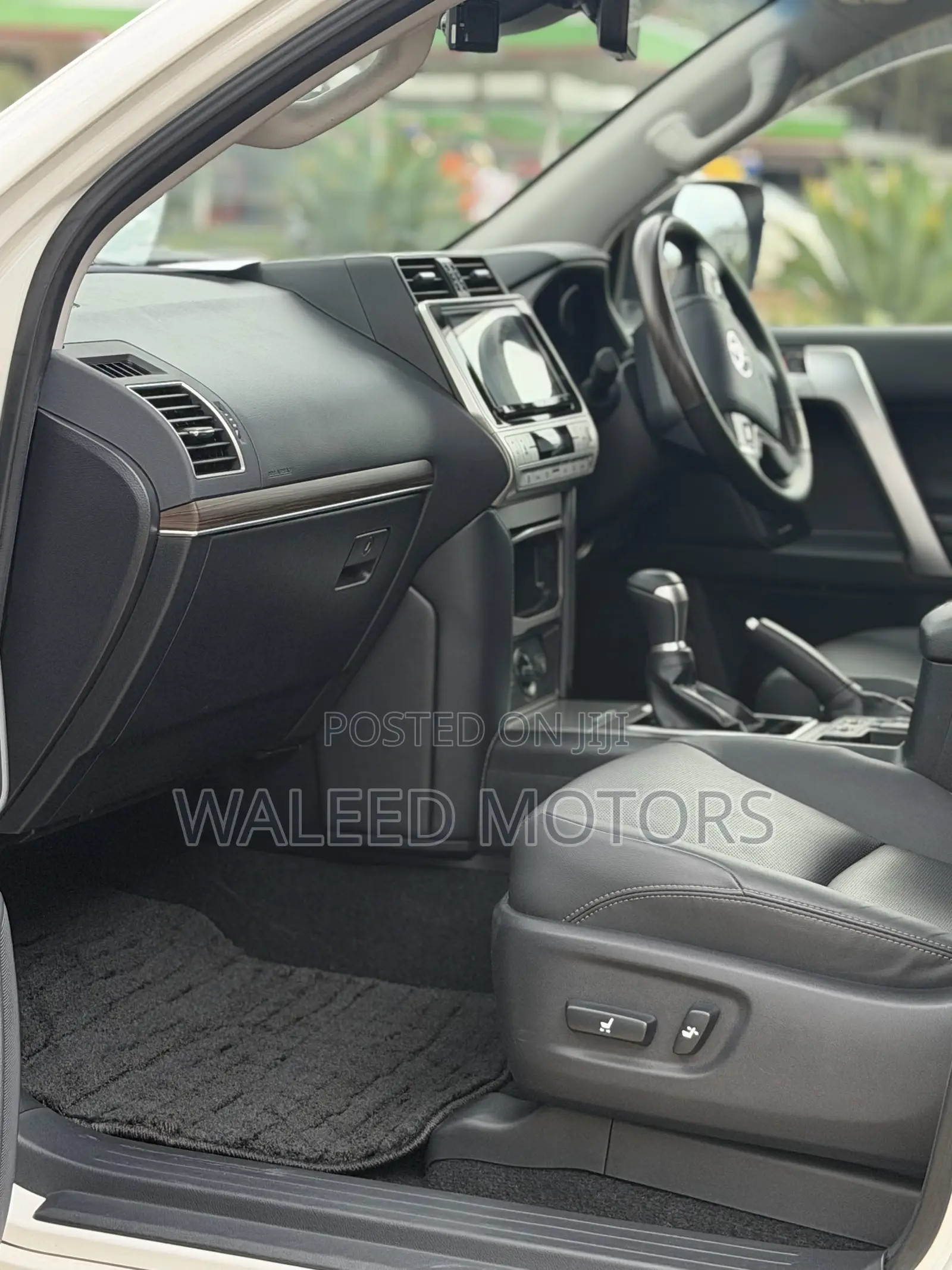 Toyota Land Cruiser Prado 2.7 2022 White