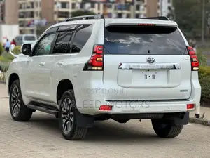 Toyota Land Cruiser Prado 2.7 2022 White